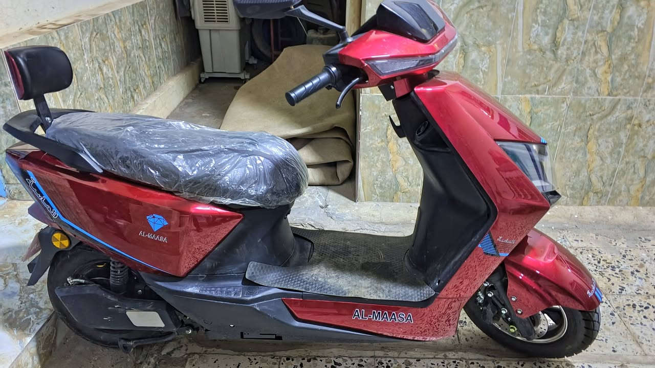 السلام على دراجة 🛵 ماسة شحن🔋 
موديل 2️⃣0️⃣2️⃣5️⃣ 
6️⃣بطاريات دبل 🔋
ملف 2️⃣0️⃣0️⃣0️⃣W نحاس حقيقي 100%
عقل مال شركة غير مبدل ✅
دراجة جديدة شركة ماشي فقط 8️⃣0️⃣0️⃣ 
بطاريات فول 🔥 عقل فول 🔥 ملف فول 🔥 كفرات وكشر 🔥 كهربائيات فول 🔥
مواصفات ومميزات الدراجة ⬇️ /
شاشة الكترونية 🔥 هورن 🔥 نظام رجوع الى الخلف 🔥 اشارة يمين 🔥 اشارة يسار 🔥 دبل اشارة 🔥 4 نمر 🔥 مثبت سرعه 🔥 عارض اعطال 🔥 الوان باللايت 🔥 لايت ناصي 🔥 لايت عالي 🔥 

الدراجة انظف من الي موجودة بالصور دراجة جديدة لوك صار شهرين من اخذتها فقط مماشي بيها هواي فقط 800 يعني جديدة بمعنى الكلمة فقط طريقي بيها للدوام وارجع دراجة نشطة لابعد درجة تشلع الكاع شلع تكفيك شحن تقريبا 4 ايام تمشي بيها ماكو مشكلة قليل مشحونة ومحافظ عليها حيل دراجة اخذتها 8️⃣5️⃣0️⃣ من دعاء سنتر دراجة حيل حيل نظيفة وجديدة 

الموقع 🗺️⬇️ /
الانبار / الرمادي / ال 5️⃣ كيلو 

سبب البيع ⬇️ / 
محتاج فلوس لعملية قسطرة لوالدي لولا الظروف حدتني ما ابيعها 

السعر💵⬇️/ 
7️⃣0️⃣0️⃣ الف وبي مجال 

للاتصال 📞⬇/ 
***********️

