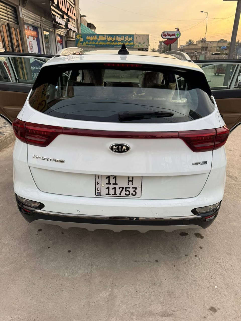 السلام عليكم
كيا سبورتج 2021 خليجي 
 GT جيتي لاين فول مواصفات 1/1
ماشيه 98 الف 
رقم بغداد دولي جديد بأسمي 
السياره مكفوله من الصبغ 
السياره بيها بارد مثل ما موضح في الصور 
السعر : 205$ 
غير متواجد على الفيس فقط اتصال 
استفسار على رقم المبايل 
***********
