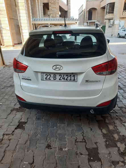 السلام عليكم عندي سياره توسان مودل 11 محرك 2400 سياره كلش حلوه باسمي تحويل ثاني يوما بيها صبغ بالباب اليمنى الصدر والخلف بس شخوط ما بيها اي ضربه صدر جديد العنوان بغداد الوزيريه رقم الهاتف*********** سعرها 135 وبيها مجال شيء بسيط
