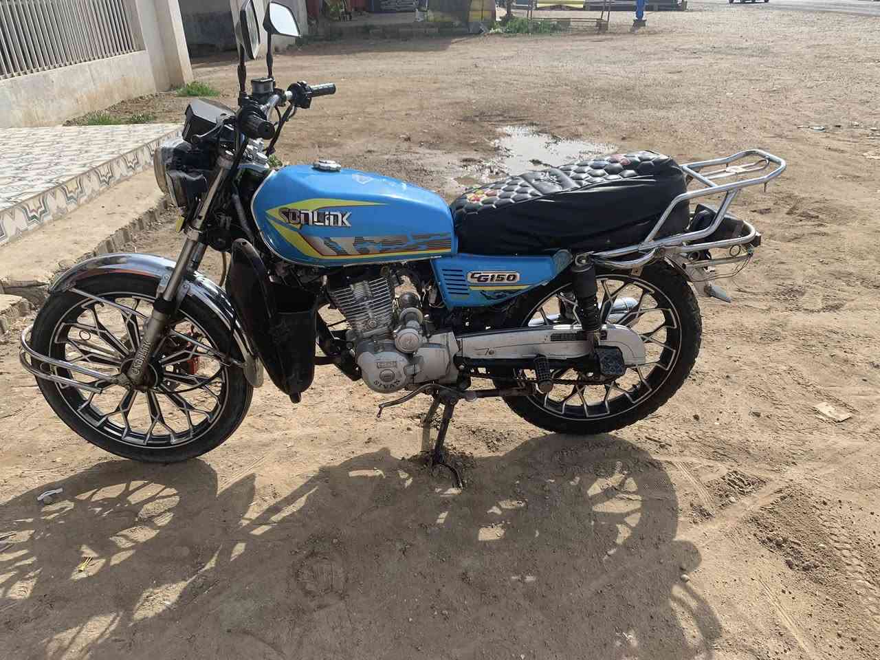 السلام عليكم                                                                 دراجة للبيع سيفان موديل 2024 الدراجة حلوة 
ابو الختم والسعر 450  العنوان صلاح الدين الضلوعية 
باقي التفاصيل عل رقم ***********
