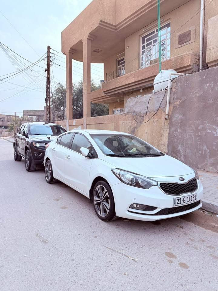 سلام عليكم
البيع كيا سيراتو 2013 خليجي 🥰 

السيارة شرط احلة من الصور ونصبتها تخبل 

السيارة بيه باب السايق صبغ والدوسه الجوا 

جديدة وبالخير عالياخذها 

السيارة مال جناي

مواصفات 

لد امامي لد خلفي 

كشنات نص كهربائي 

فول حساسات 

شفتات بالستيرن 🚀

اشاير بالمري 

مري شفط مع السويج 

شاشة اعطال 

ويل كب 5 

تبريد ثلج 

محرك 1600  

كير 6 نمر 

رقم سليمانيه تحويل

السيارة شرط سونار 

ترايك لبصرة ربع مابيها نقص 

السعر 125 وبي مجال 

مكاني بغداد

***********وتساب واتصال
