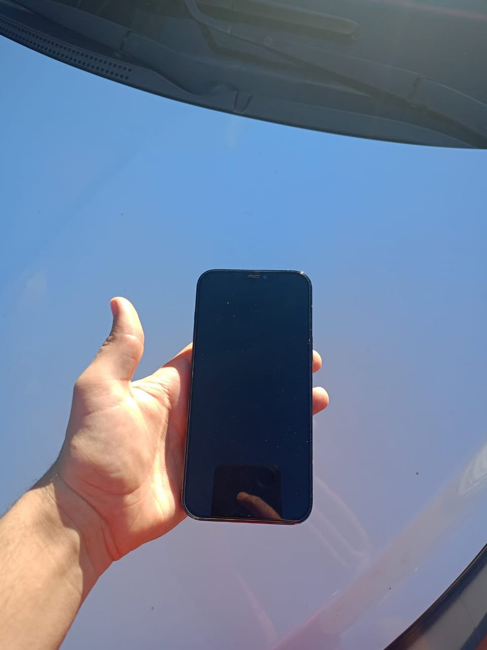 آيفون ١٢ برو ماكس بذاكرة ٢٥٦
فيس أيدي واكف
مبدل شاشة اصلية
الجهاز جلخ مابي
الجهاز جدا نضيف 
السعر ٣٨٠ بي مجال
للاستفسار ***********
