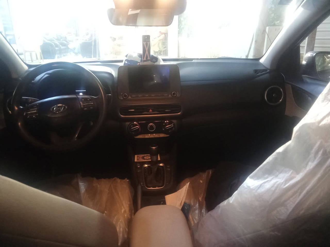 سلام عليكم كونه للبيع موديل 23 حادثها بالسونار موجود بالصور السعر 132 وبيها مجال *********** مكاني السيديه الشارع التجاري
