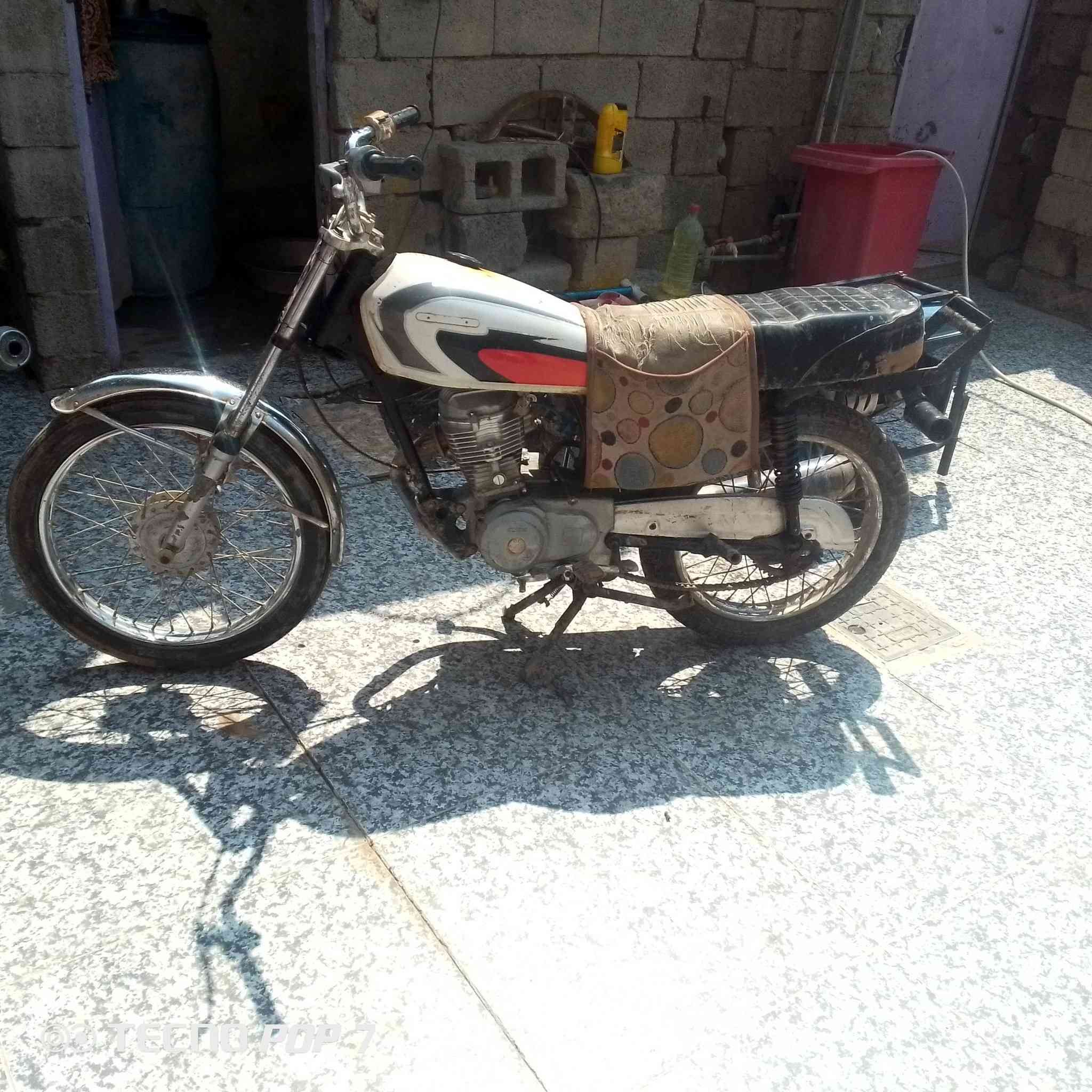 السلام عليكم شباب دراجه للبيع نامه اصلي 3احرف موديل 2023دراجه هندر واحد تعمير كله اصلي ا حمد الشهاب السعر 300وبيه مجال للطيبين ول مو شراي لا ينطي سعر من يمه للستفسار اكثر خاص 🤙 رقمي ***********متواجد خاص 🤙
