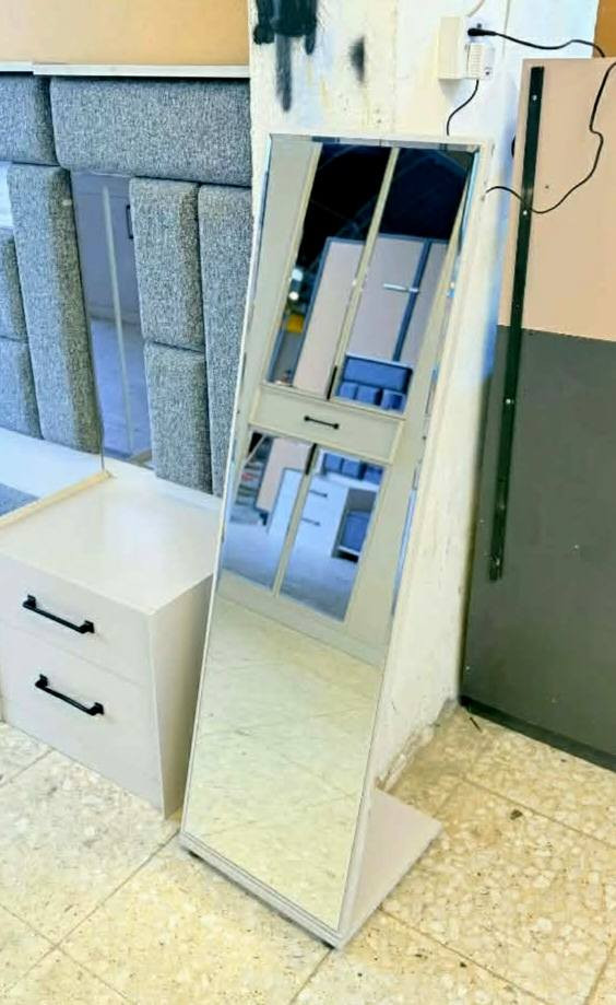 ✨ غرفة تركي 🇹🇷 اصلي صبغ حراري 9 قطع
نظام أبواب  موديل حديث 
سرير مخزن عملي
 ضهر بلوك
 قماش وتر بروف أصلي
✨ نظافة 90/💯
السعر  / ٩٠٠ عرض خاص 
شد ونقل مجاني داخل بغداد
 توصيل للمحافظات بأسعار رمزية


**إذا كنت صاحب هذا الإعلان وتريد حذفه لأي سبب، رجاءا أرسل رسالة إلى الدعم الفني**