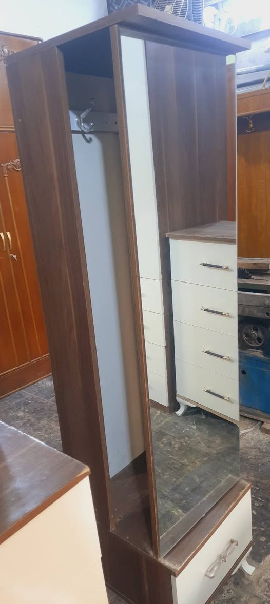 غرفه تركيه نضيفه 8قطع كامله سعر 550 وبيه مجال لشراي العنوان كربلاء للأستفسار *********** كربلاء, العراق
