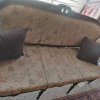 تخم مصري 6 قطع اربع كراسي وثنين اكبار ب 550 الف وبي مجال الرقم ب077310...