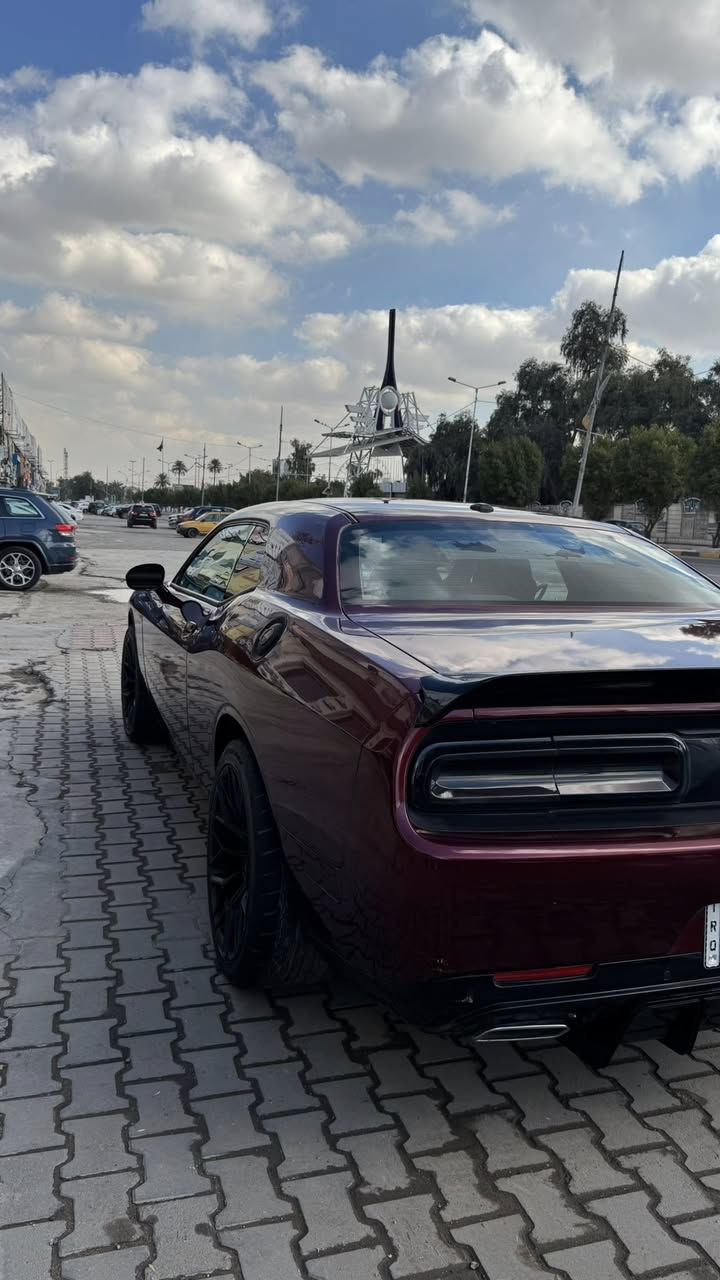 جالنجر
موديل 2023 

6 سلندر

فتحه سلايد

شاشه وسط

كشنات تدفئه  
ستيرن تدفئه 
ايرباك كلها سليمه 

ماشيه 25

حادثها / بيها تصليح بلحوض الخلفي وبدايه الشاصي الخلفي  صبغ مالتها فقط جنطه مبدله نفس اللون وجاملغ خلفي 

السعر 225 وبي مجال هزه والرقم جديد بغداد 

للاستفسار *********** 
مكاني غزالية او المنصور
