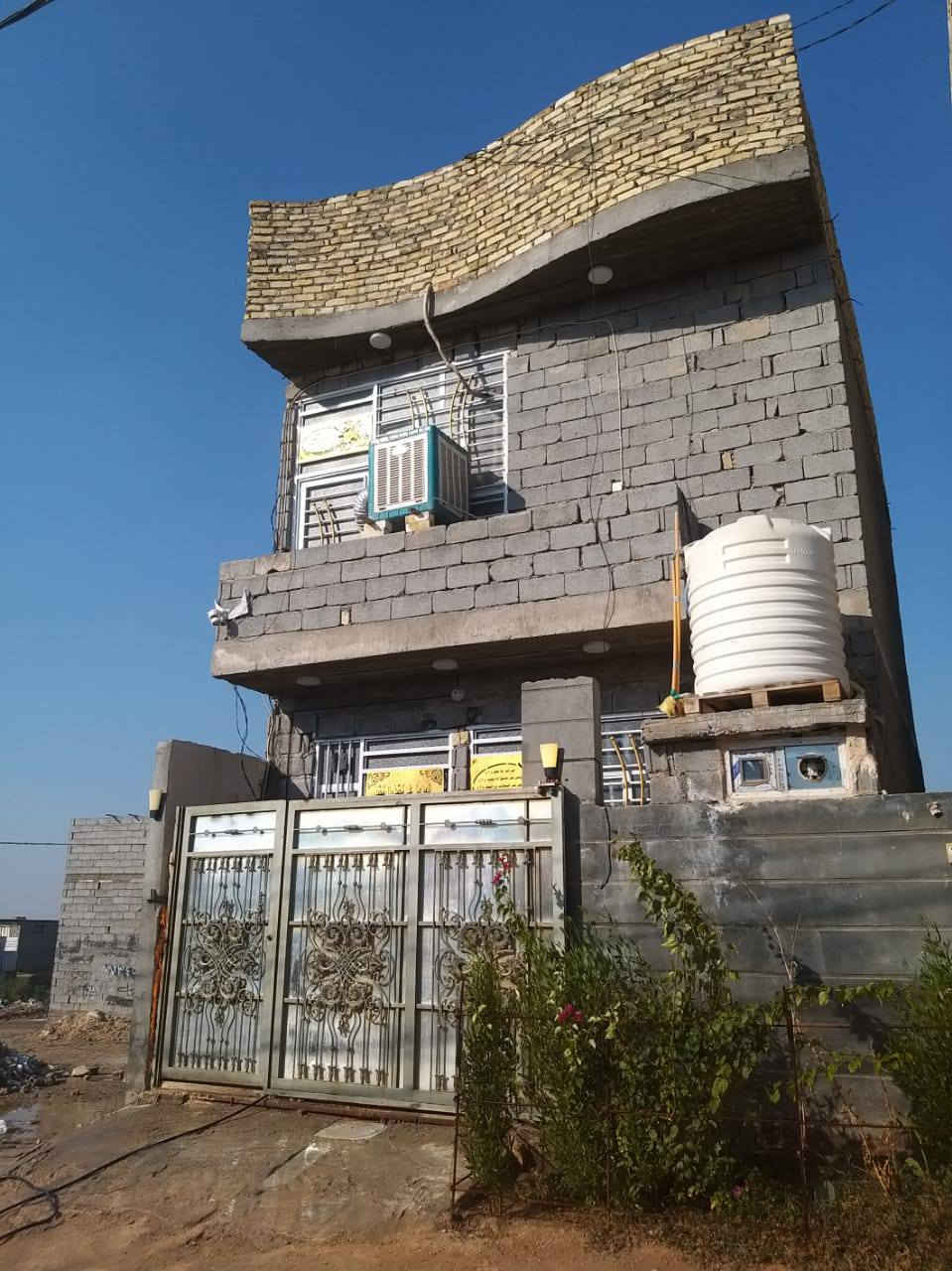 للبيع كربلاء المقدسة شارع البوبيات اسواق برتقاله شارع البزل قرب حي الهادي ٥٠ متر ركن فرع ٦ متر سعر خاص *********** متواجد واتساب
