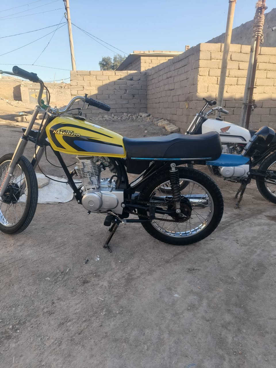 عمي سلام عليكم دراجه توهه معمره شاصيهه  23 اوراق اسكنر دراجه نضيفه وحلوه اوراقه كامله دراجه شلعه ومعدل السعر 600 وبيهه مجال حك الجيه راسني الخاص مفتوح مكاني حي الشهداء


**إذا كنت صاحب هذا الإعلان وتريد حذفه لأي سبب، رجاءا أرسل رسالة إلى الدعم الفني**