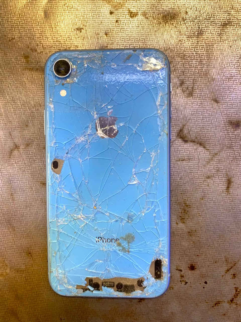 للبيع آيفون اكس آر ذاكره 128  وكع من تكتك طلع أشعار بطاريه ووكفت البصمه وظهر اتفلش البقيه كله شغال كامره سيمكرت صوت كلشي قيم وأخذ مكاني بغداد العبيدي ***********/
