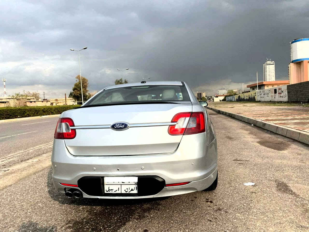 ‏السلام عليكم
‏فورد تورس SEL موديل 2010  سلفر 
‏
‏محرك ٦سلندر حجم ٣٥٠٠ كير اوتوماتيك 
‏
‏مواصفات sel 
‏
‏حساس
‏كود باب
‏كامير شاشه
‏
‏داخل اصفر 
‏
‏غرامة ٦ ورقة 
‏
‏ويل كب  طخم تاير  
‏
‏صبغ ٣ قطع شرط  بدون دواخل وبدون ايرباك بشرط
‏
‏سعر : ٨٣ ورقة بيها مجال 
‏
‏٣ پارچەی بۆیاغە بۆنیت ودەرگای پشت سایەق و قەپاغ سندوق ٦ وەرقە غرامەی لەسەرە نرخی 83ورەقەیە
‏
‏مكان هەولێر ***********
‏
