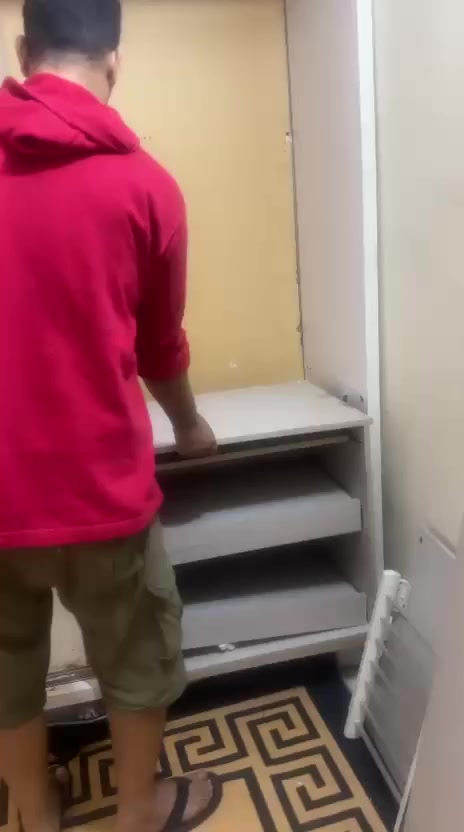 كنتور تركي نوعيه جيده  للبيع مستعجله على بيعته بسبب شيله
السعر 50 مكاني حي رساله ***********
