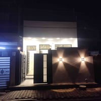 عقار للايجار  مساحه 100 متر طولاني بناء جديد غير مسكون  يحتوي علئ منضو...