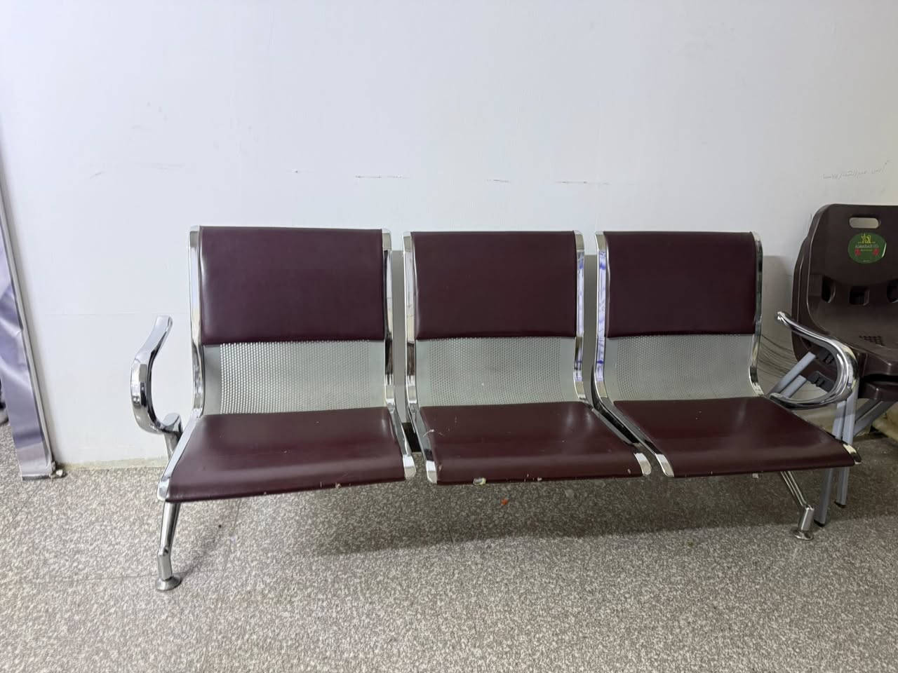 كراسي مجمع طبي استخدام قليل جدااا للبيع للاستفسار.      ***********
