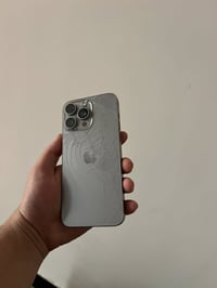 يالله ❤️ ايفون 15برو ماكس  ذاكره 256 بطاريه 85 عربي شرق اوسط A/AA الجه...