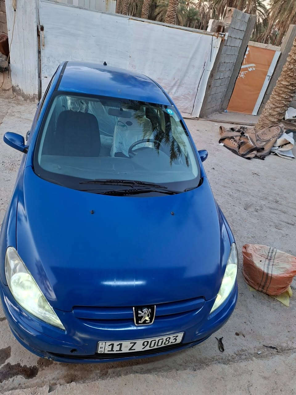 سلام عليكم من رخصت الادمن المحترم سياره بيجو فرنسي موديل 2005 /حجم 307 / كير مكينه خير من الله سياره لا ضربه ولا طخه مكينه فول كهربايتهه كله شغالهه صدر امامي خلفي جديد علمن السياره ماشيه 75الف تخم تايرات جديد لايداتت زنون السياره انضف من الصورهه عده بس يدتت الايات مكسورهه رقم السيارع انكليزي هزه جديدهه سياره بسمي ثاني يوم تحول لاحد 2030 / رقم الهاتف *********** سعر السياره 50 ورقه وبيه مجال بصيط
