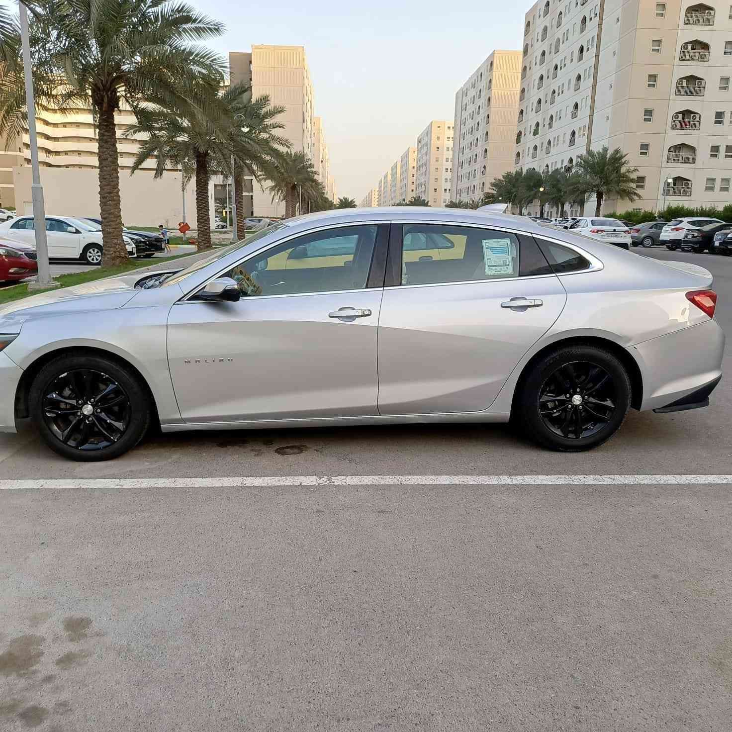 السلام عليكم 
ماليبو 2017 
لون فيلي.  
مواصفات LT 
مكينة گير بحالة ممتازة
حادثها بدنه بسيطة ومرجعة بلادي بدون بنيد كأنما بلا حادث وصورة الحادث موجودة
حساساات اربع ابواب وجنطة
 تبريد فول   
رقم اربيل باسمي
بيها فقط جاملغ عكس السايق انضرب بالعراق 
سيارة صارلها عدي تلث سنوات الله شاهد ماعرف وين تتصلح الا الحدادية
السعر قفل 85 ورقة
مكانها الحالي بسماية
صاحبها ***********
