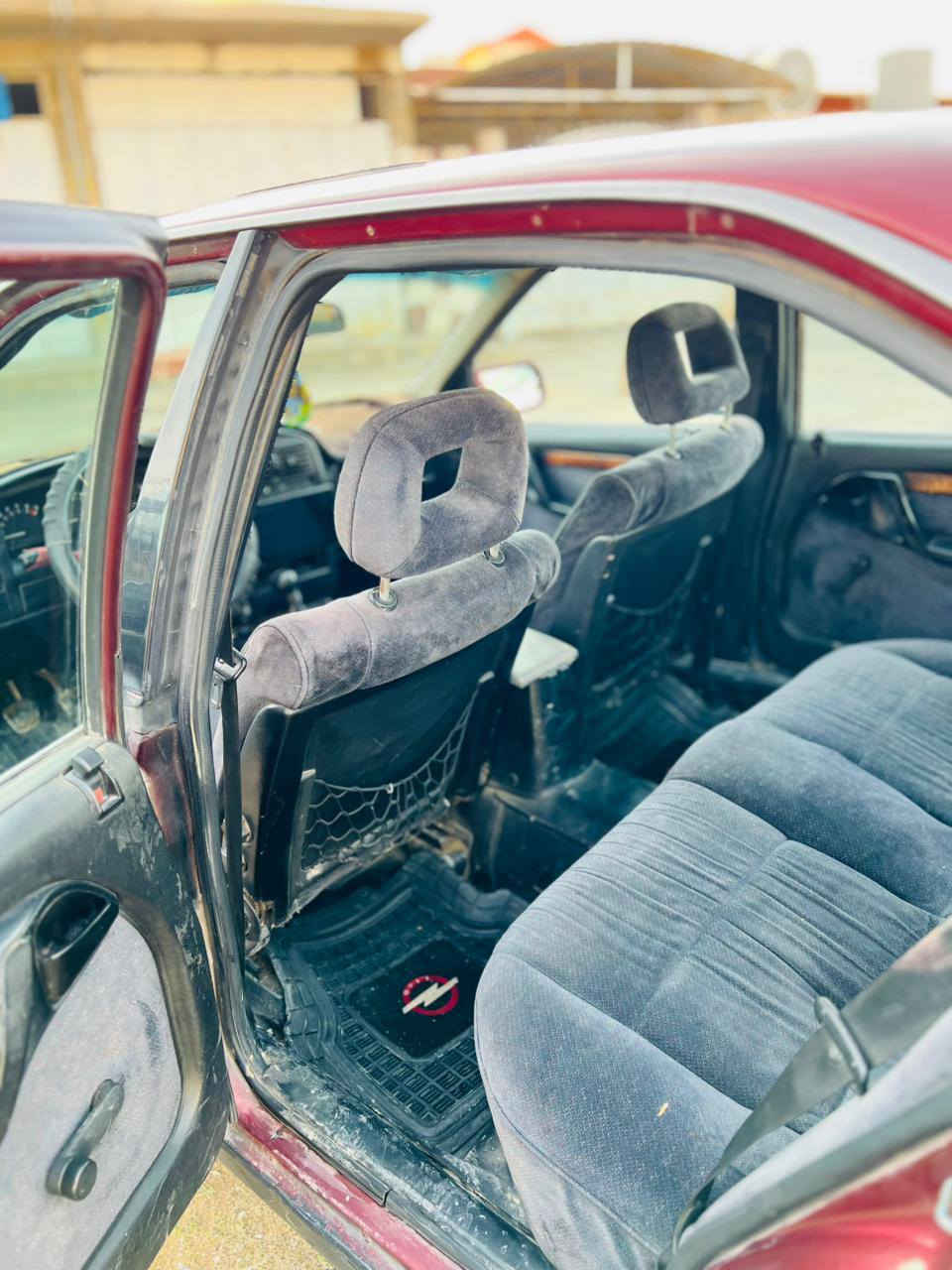 سلام وعليكم سياره اوميكه موديل 1991 جوم كهربه صقف سلايت كهربايات محرك كير كلا شرط صبق جماليه دفتر بنزين مشروع وطني سنويه لل الفين 30السعر 43وبي مجال لسستفسار اتصل *********** المكان باجوان
