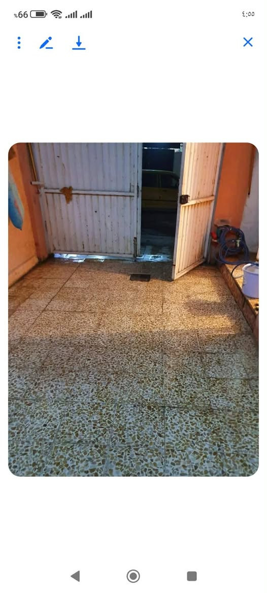 السلام عليكم ورحمه الله وبركاته بيت للبيع مساحة ١٠٠م واجهة ٥ م وعمق ٢٠ م سند طابو الزهور الأيسر (مكاتبة مع الشرعي)   طابق واحد يتكون  من كراج و غرفة نوم واستقبال ومطبخ وحمام  موقع  البيت سومر حي الساهرون  بالقرب من اسواق الأخوين مقابل أسواق فانيلا بالفرع ٠ وسعره مناسب جدا  *********** أو ***********
