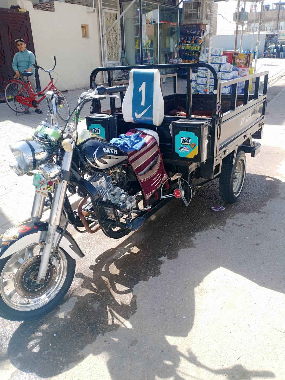 سلام عليكم ستوته للبيع موديل ٢٠ اوراق أصولي دراجه جديده محرك صارلي ١٥ من شاده ستوته مال جناي سعر مليونين وميه بيه مجال مكاني حي ميسان رقم ***********
