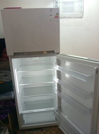 ثلاجه • مثل جديده • ٥ اشهر