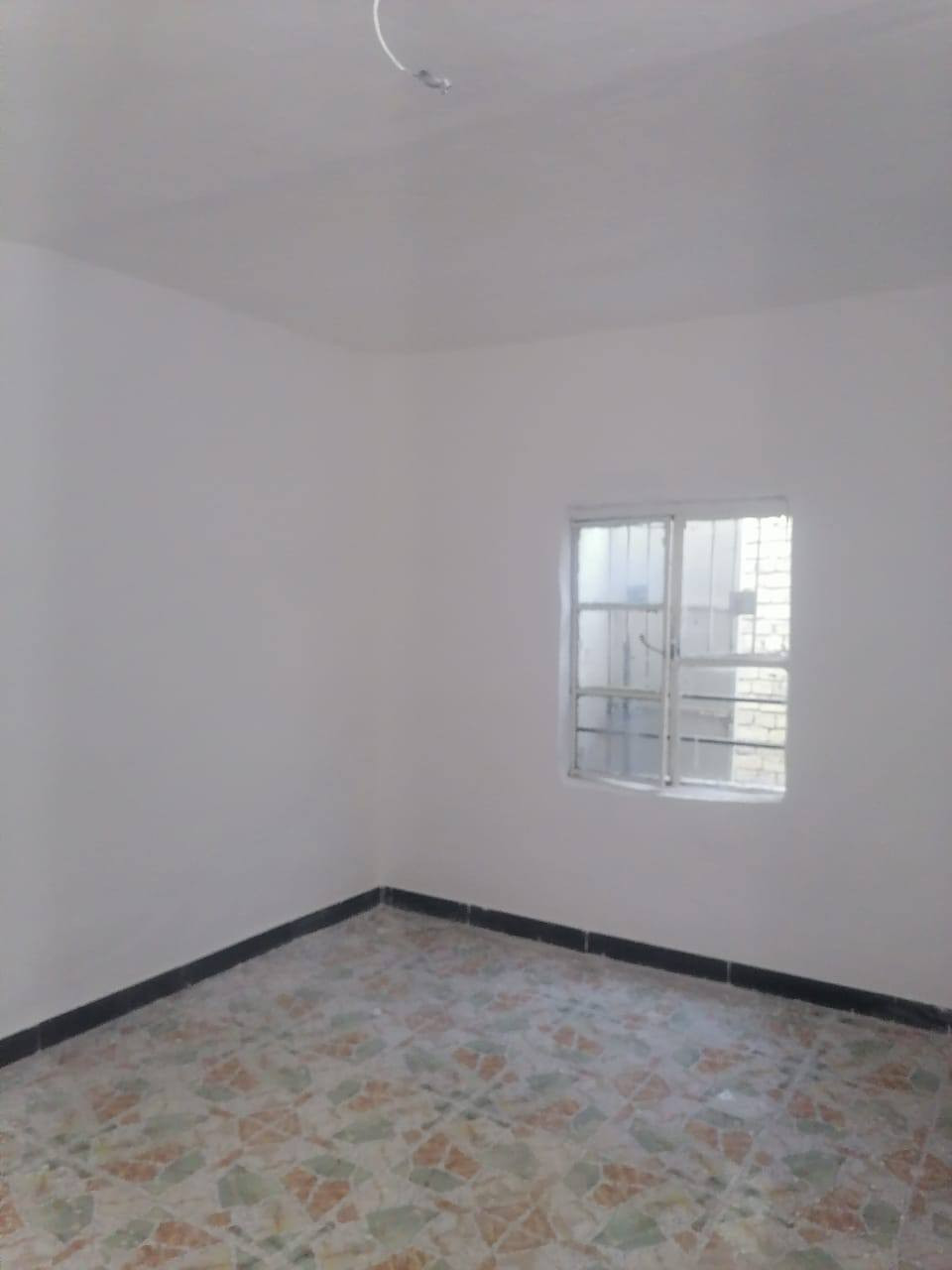 للبيع
بيت ١٣٠م خلفي

طابق واحد بناء نظيف عكاده

سعر ٧٣ بيه مجال قليل

يقع في حي الشهداء جامع السيد رقيه

تحتوي على غرفتين وصاله ومطبخ وصحيات داخليه وخارجيه واستقبال

موبايل للاستفسار ***********
