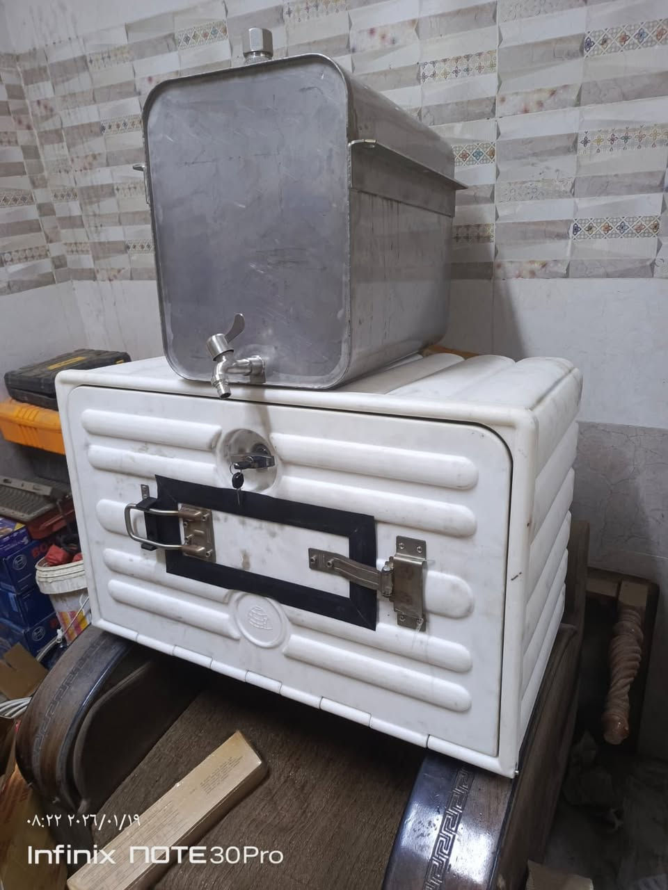 من رخصت الادمن تانكي وثلاجة للبيع المكان بغداد النضافة مية بلمية ***********
