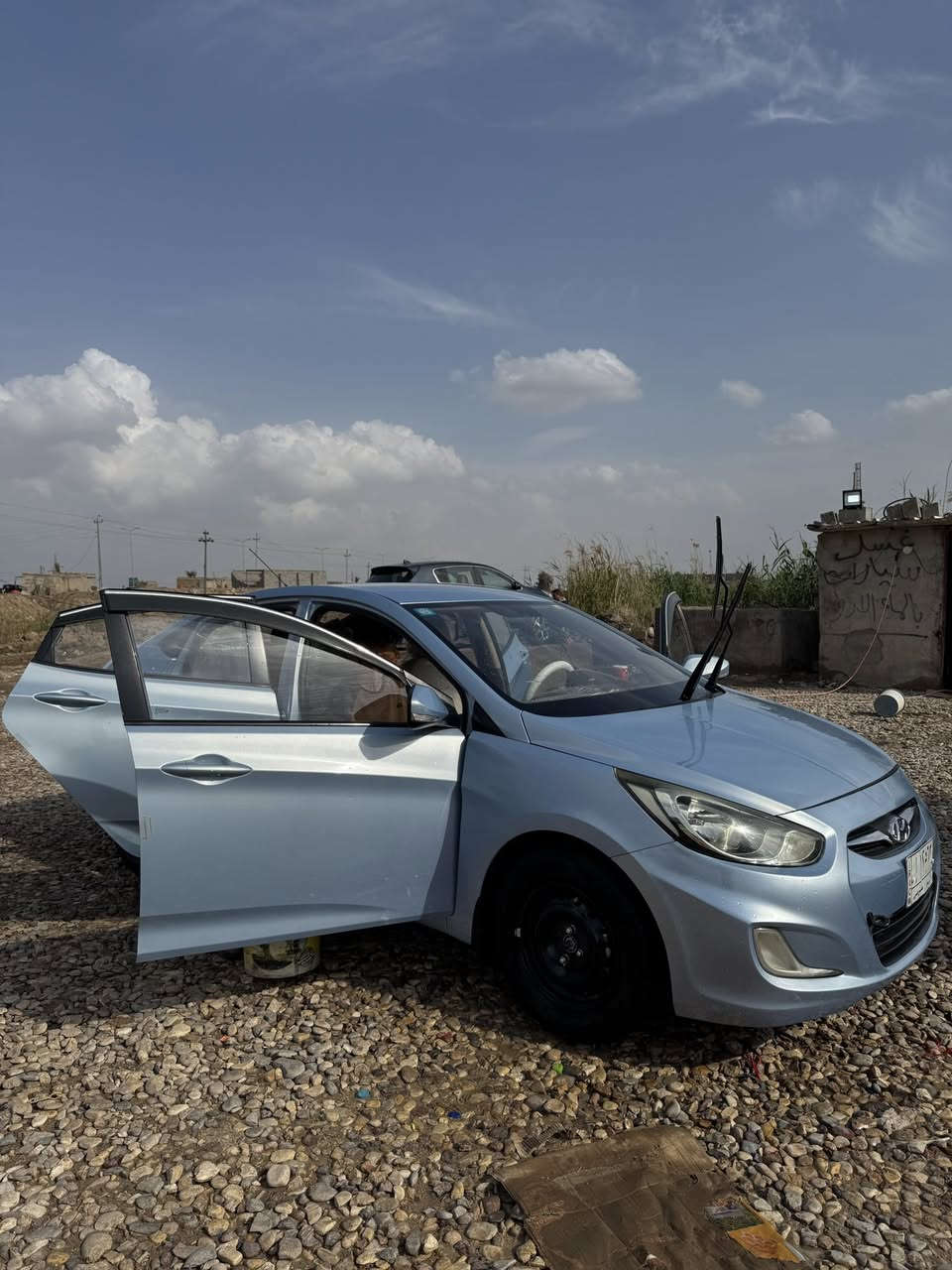 سلام عليكم اكسنت خليجي للبيع موديل2015مكينه 1400 سياره رقم واسط جاهزه بيها جاملغ امامي مبدل فقط جهه سايق ***********
