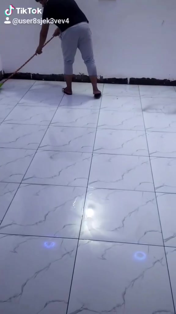 اشتغل انواع السيراميك والبورسلين كرسته وعمل اقساط ونقدي ***********
