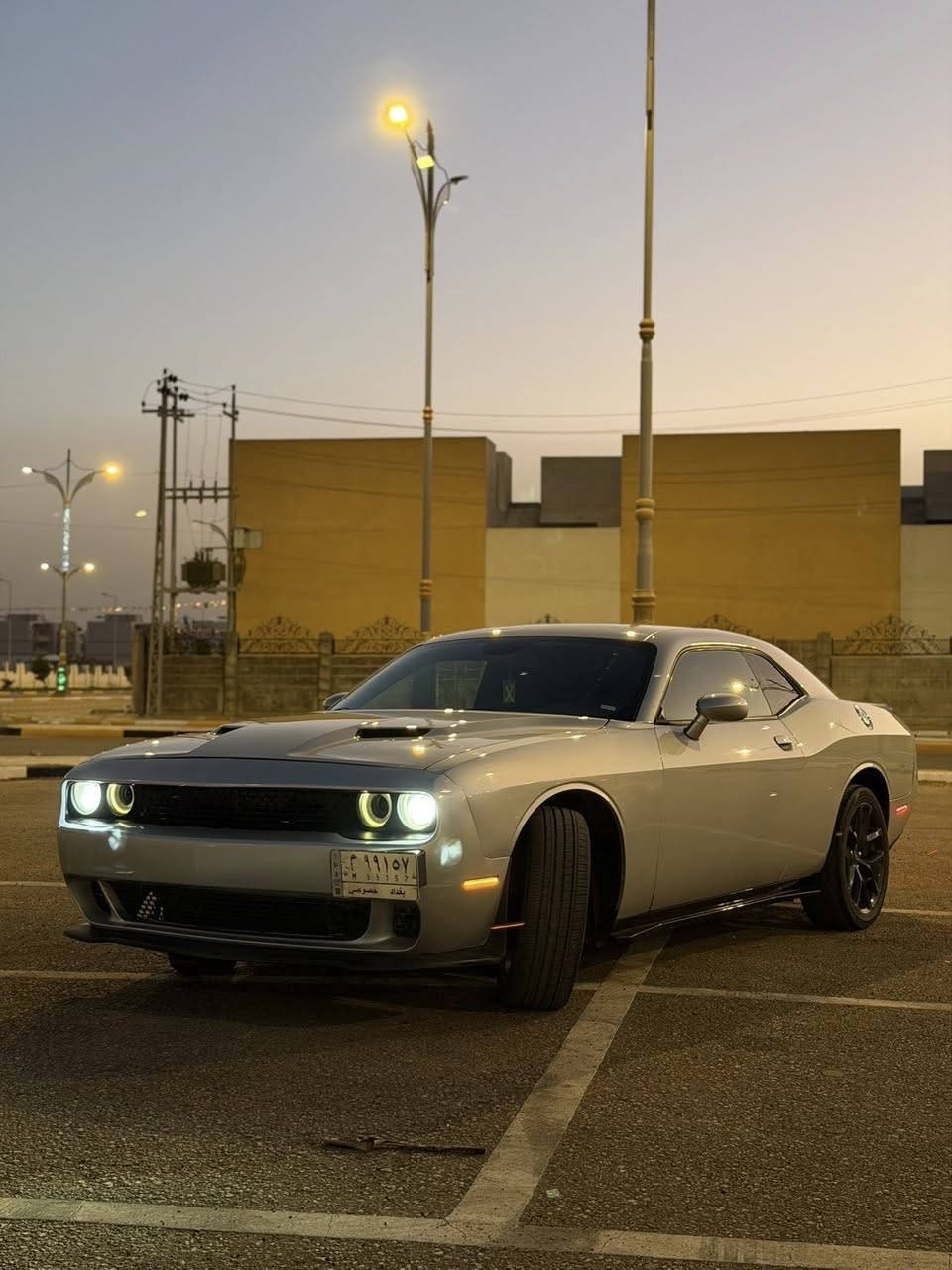 السلام عليكم جالنجر موديل 2020 بدون حادث وارد كندي بيها نص الجاملغين الامامي صبغ  وبيعا بارد كلش قليل ماشيه140 الف كيلو  ونفس الي بالسونار نقصها حداديه اماميه بس  بـ160 وبيها مجال مكانها بغداد السيديه شارع الاثاث 
والي تعجبه يشلع عيوني بدون مراوس 
***********
