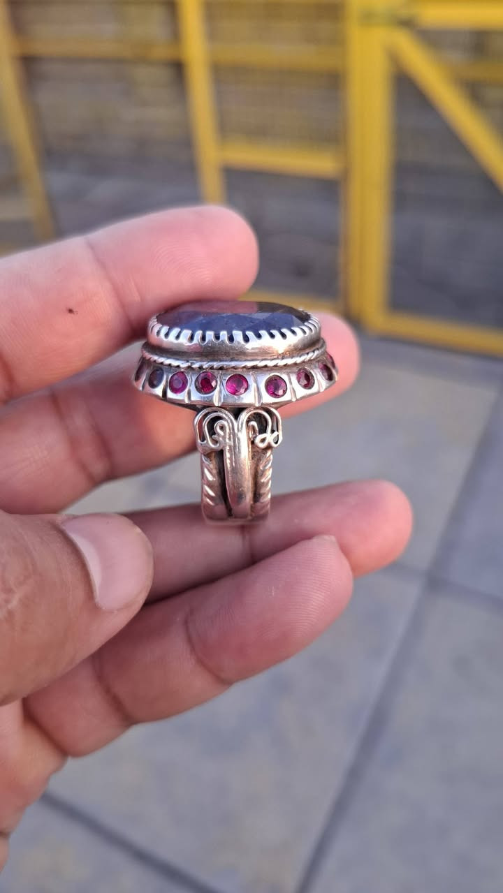 يا الله خاتم زفير ألماني صياغه يدويه ثكيله 
وزن القطعه ٣٨ حجر اصلي مطعم ٢٢ ياقوته 
موقعه اسم صاغ احمد البهادلي  مكاني بغداد مدينه الصدر لا يوجد لدي توصيل


**إذا كنت صاحب هذا الإعلان وتريد حذفه لأي سبب، رجاءا أرسل رسالة إلى الدعم الفني**