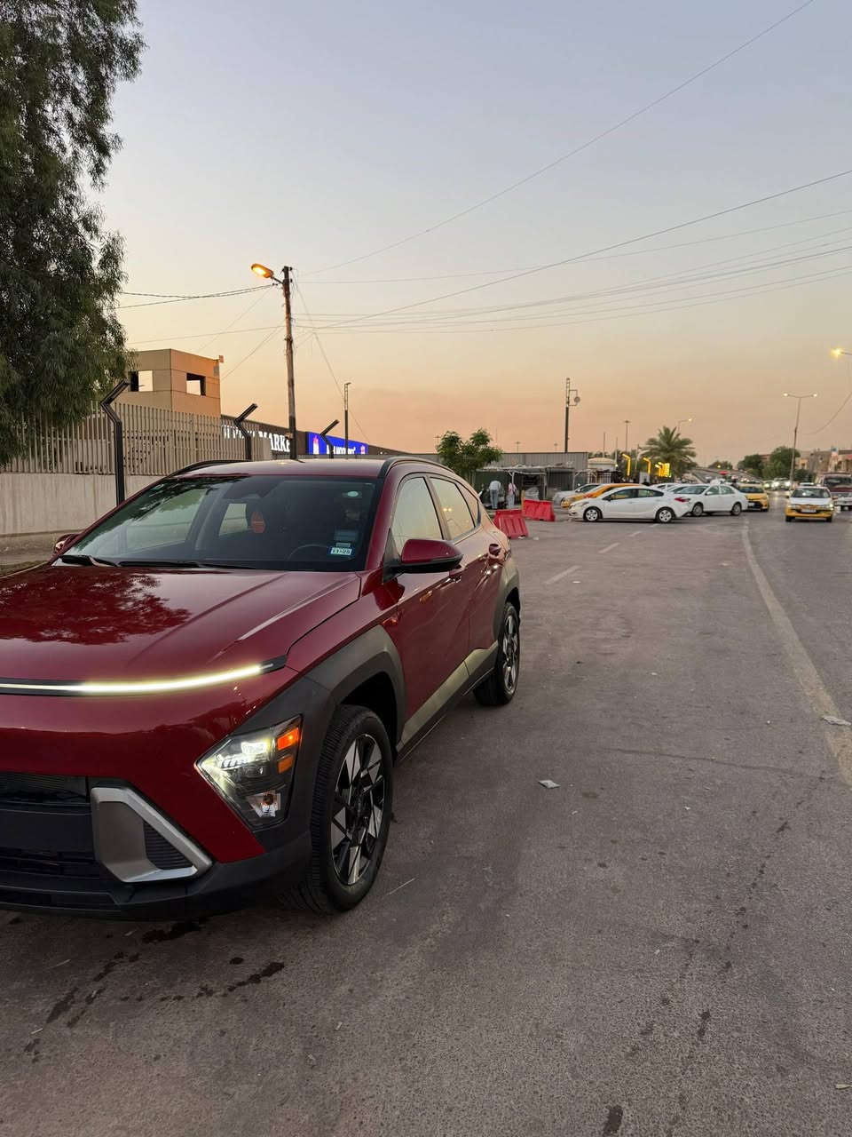 السلام عليكم 
هونداي كونا SEL رقم بغداد
موديل 2024 
ماشيه 30mi
المواصفات 
فول مواصفات عدى الفتحه
محرك 2000 دوش
شاشه متصله 
سايد بريك كهرباء 
كار بلي
كشن كهرباء
كشنات تدفئه 
شاحن وايرلس 
رادارات امامي وخلفي وجانبي
مانع تصادم
أوتو هولد 
مود درايف
اشاير بالمري 
 تشغيل عن بعد
اناره ترحيب وفتح تلقائي عند الاقتراب 
قطعتين تبريد 
لد نهاري 
ويل حجم 18
حادث السياره واضح بلصور 
السعر 170$ وبيه مجال 
***********

