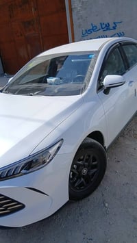 بي واي دي كن بلس ٢٠٢٥ ابيض داخل زيتوني كشنات مغلفه نايلون رقم بغداد با...