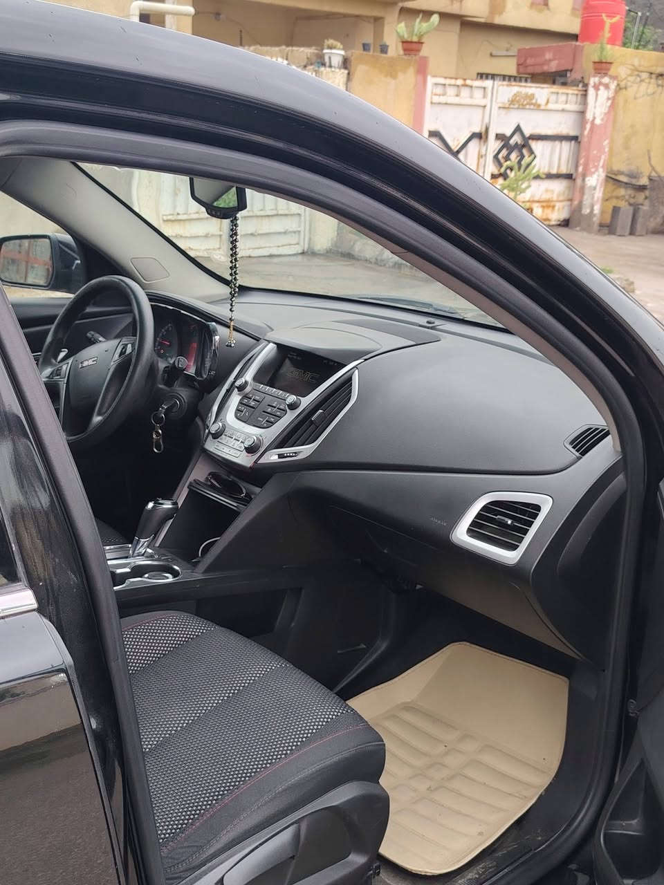 السلام عليكم 
للبيع جمسي تيرين اسود 2017
مكينة 2400 SLE
 رقم السليمانية
هزة سنوية 2028 بأسمي
شرط تخم تاير
كير
مكينه
تبريد
تحكم
كهرباء كلها بلاد
ترايك السليمانيه
السياره صبغ حزام وسونار مرفق
السعر 125بيها مجال أتصال او خاص متواجد الرقم***********
***********
