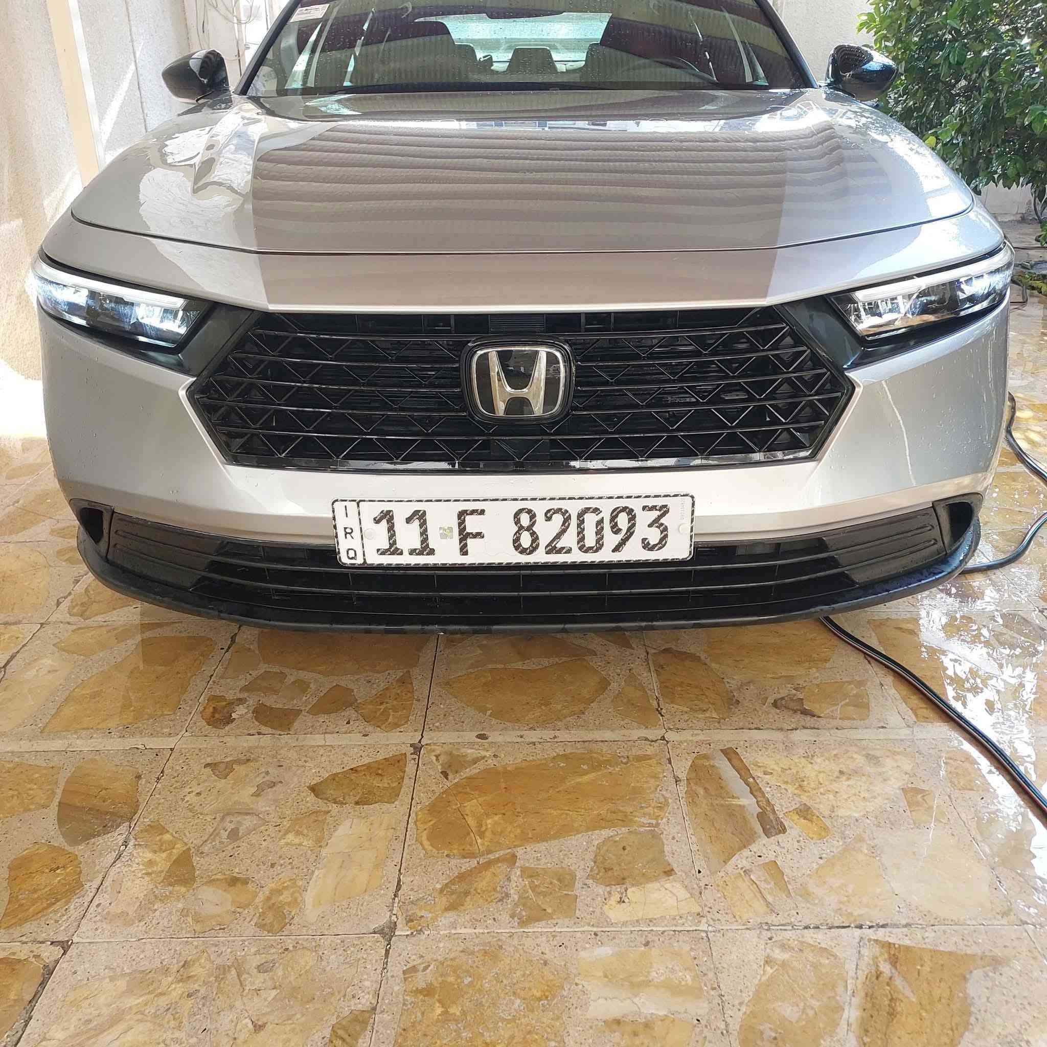 هوندا اكورد هايبرد وارد امريكي 2024  )
مرقم. بغداد
عدد المسافه  10500
• المحرك 2000  
• شاشة كبيرة
•فتحه
• كاميرا خلفية 360
• كرسي كهرباء 
• رادار امامي
• مانع تصادم
• محدد مسار 
• تصحيح مسار
• شفتات بالستيرن
• مثبت سرعة
• مانع انزلاق
• دخول ذكي 
• إنارة ترحيبية
• هندبريك كهرباء
•لايت عدسات زينون
• نظام اوتو لايت Auto
• لايت العالي زنون 
• حساسات مطر 
• حساسات دخول الإنفاق
• حساسات ضغط هواء الإطارات
• أوامر صوتية
• 3 أنظمة قيادة (eco, ev, sport)
• بلوتوث
• مدخل USB + AUX
السيارة حادثها موضح بالصور
ايرباك برده 
المكان بغداد الغزالية
للاستفسار 
***********
***********
 السعر .205
للبيع فقط
