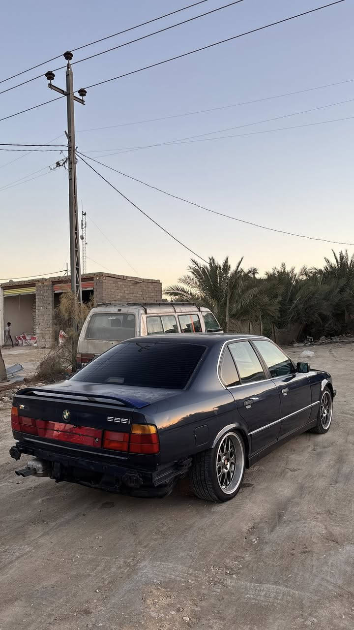 سلام عليكم الحلوه للبيع بلعافيه علا الياخذها سياره مال جناي وبأسمي
525مسكر عدل اصل 1992 رقم كربلاء بأسمي نكليزي هزه جديده سنويه لنهايه 29 مصبوغه حزام القماره بلاديه قطره صبغ مابيها مكينه كير شرط بجيس ومن تشغلها ماتسمع صوتها تبريدها الحديث مو مثله بلبروده ثلج شرط كهربائياته كلها شغاله كلوب مابيها نقص لايت زنون عالي ناصي كشنات جلد تحكمات كهربائيه كل الوضعيات شغاله حتا مال تجوه راس كهربائيه وشغاله جام كله يصعد وينزل تدفئه كشنات شغاله 3وضعيات قياده شغاله كيجات الدشبول كلها شغاله غرفتها بجيس سياره مامتعوبه مال جناي مو مال بياعه شرايه وكلساع يم واحد هاي سياره كلشي كتلك بي هنا تجي اذا لكيت اختلاف شعره كروتك روحه رده عليه وعليها ويل كرن الغزال 18تو سايز وسياره صبغتها بلاديه بيها شذرتين بشمس تصير بنفسجيه بلفي اسود كحلي واكسلها تمشي معدل 160رونك 3جوه 
 سياره صدك تسوه ومامعمره بس مصبوغ حزام (فقط نقصها دعاميه خلفيه فقطط)وموجوده مالتها بس بيها كسور اليعجبه ياخذها وياها ويصلحها 
السعر 73وبيها مجال الشراي يشلع عيوني 
رقمي ***********
