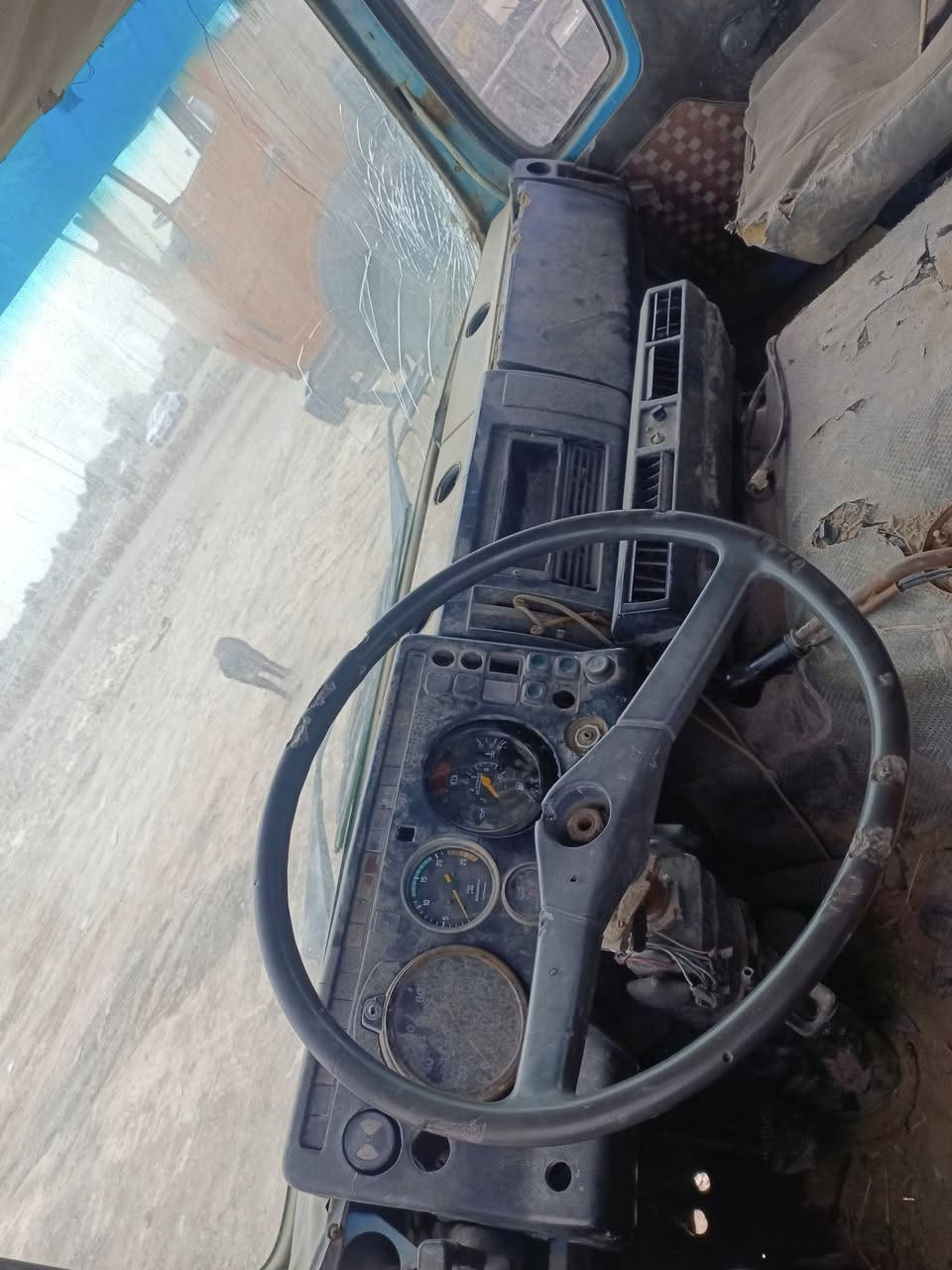 قماره لبيع دشبول كامل بكهرباياته لا سمكره ولا صبق نظيفه موديل 86 السعر 9 ورقات *********** السفسار عله الرقم
