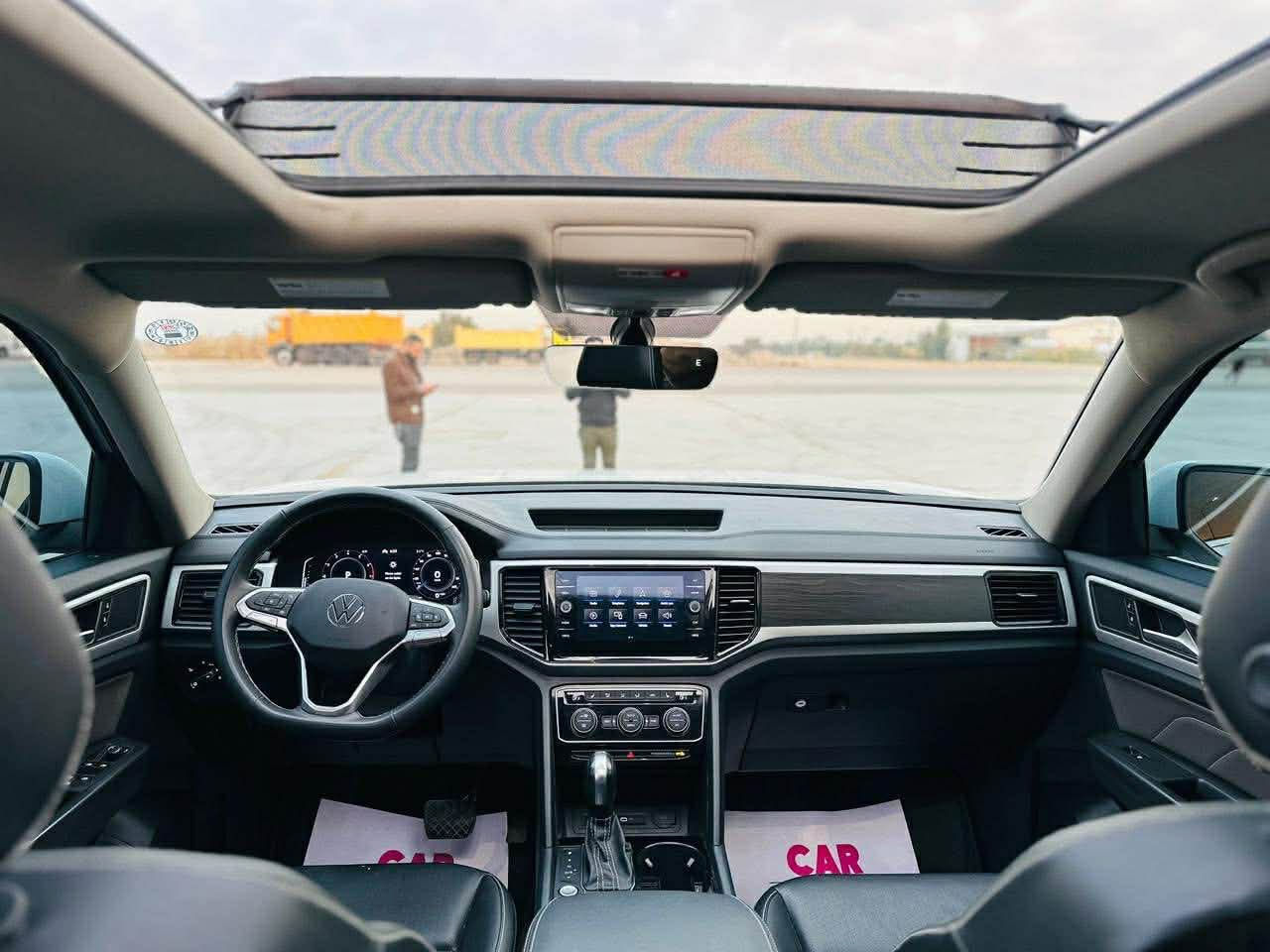 السلام عليكم
‏Volkswagen Atlas SEL  2023
فولكس واكن اطلس  اعلى فئة 
محرك 2.0 تيربو – اقتصادي
دفع  رباعي 4 motion  – فتحة USB + بصمة + تشغيل عن بعد
شاشة كبيرة تدعم Apple CarPlay و Android Auto
نظام النقطة العمياء + تحذير الاصطدام + كبح تلقائي
7 مقاعد – 3 صفوف – كشنات جلد
تبريد خلفي + تحكم كهربائي بالمقاعد
جنوط رياضية أسود 20 إنج + أضوية LED كاملة
كاميرا خلفية + حساسات رجوع
نظام تثبيت السرعة الذكي (Adaptive Cruise Control)
نظام مراقبة المسار ومانع الانزلاق 
السيارة رقم ديالى 
مكان السيارة  ديالى

السعر 
250


**إذا كنت صاحب هذا الإعلان وتريد حذفه لأي سبب، رجاءا أرسل رسالة إلى الدعم الفني**