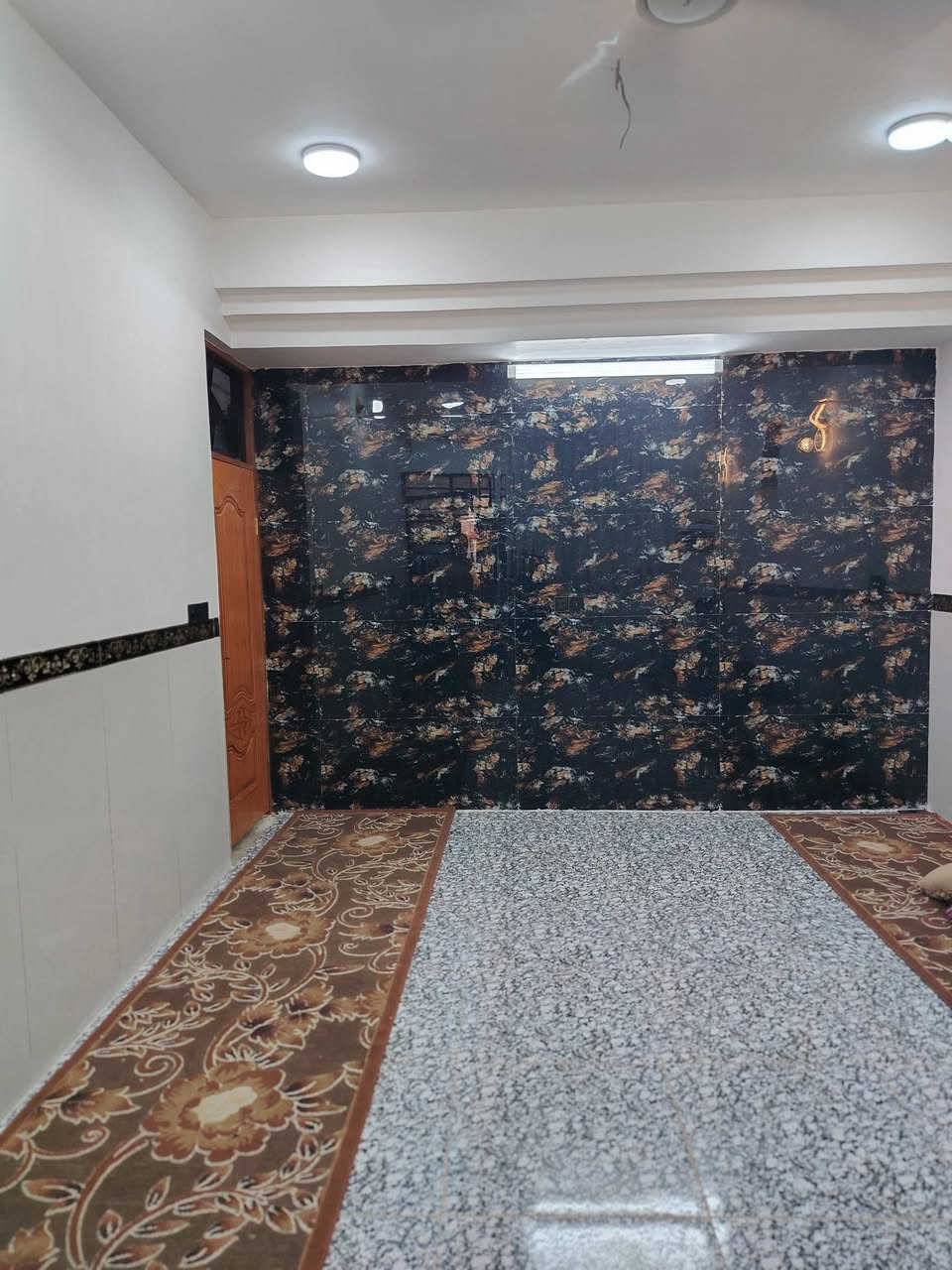بيت للبيع يم الفحامة زراعي بيت ضيفان ورة بيت سعاد المضمدة مقابيل ابو سجاد الساعدي مساحة 140 متر واجهة 5ونص نزال25 باقي التفاصيل والسعر خاص *********** واتساب
