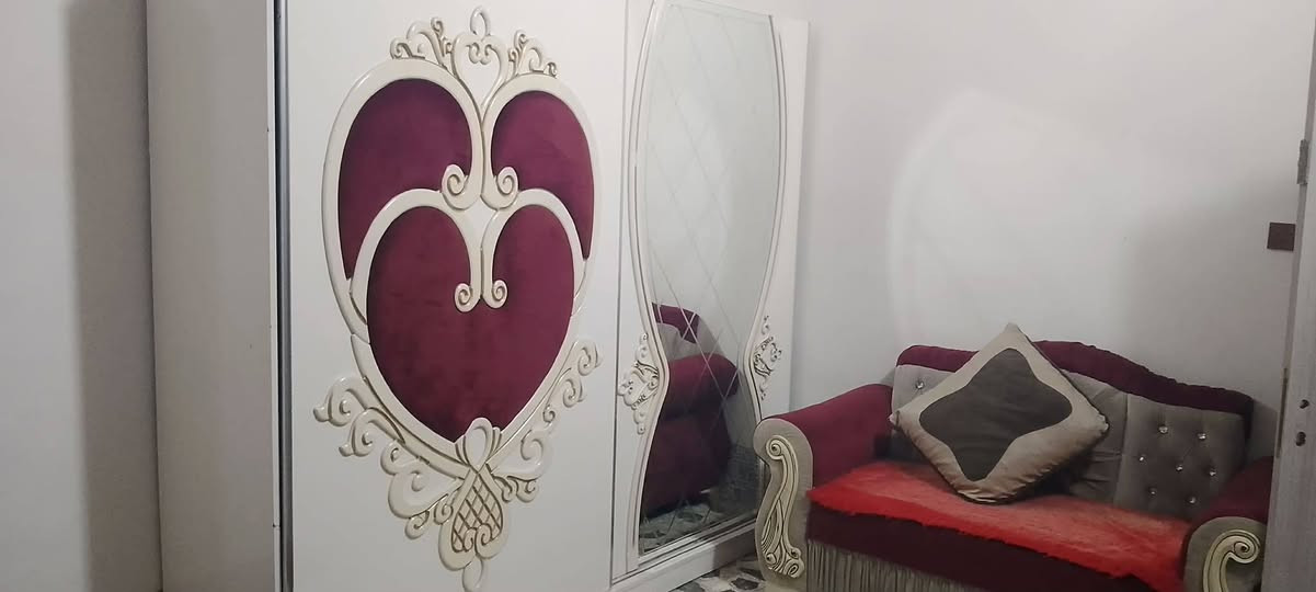 السلام عليكم 
للبيع غرفه النوم مستعمله ونضيفه 
بيها عشر قطع 
وسعرها 500الف بيها مجال 
والتواصل على رقم الهاتف 
‏‪***********‬‏
انا مكفله بالنشر
