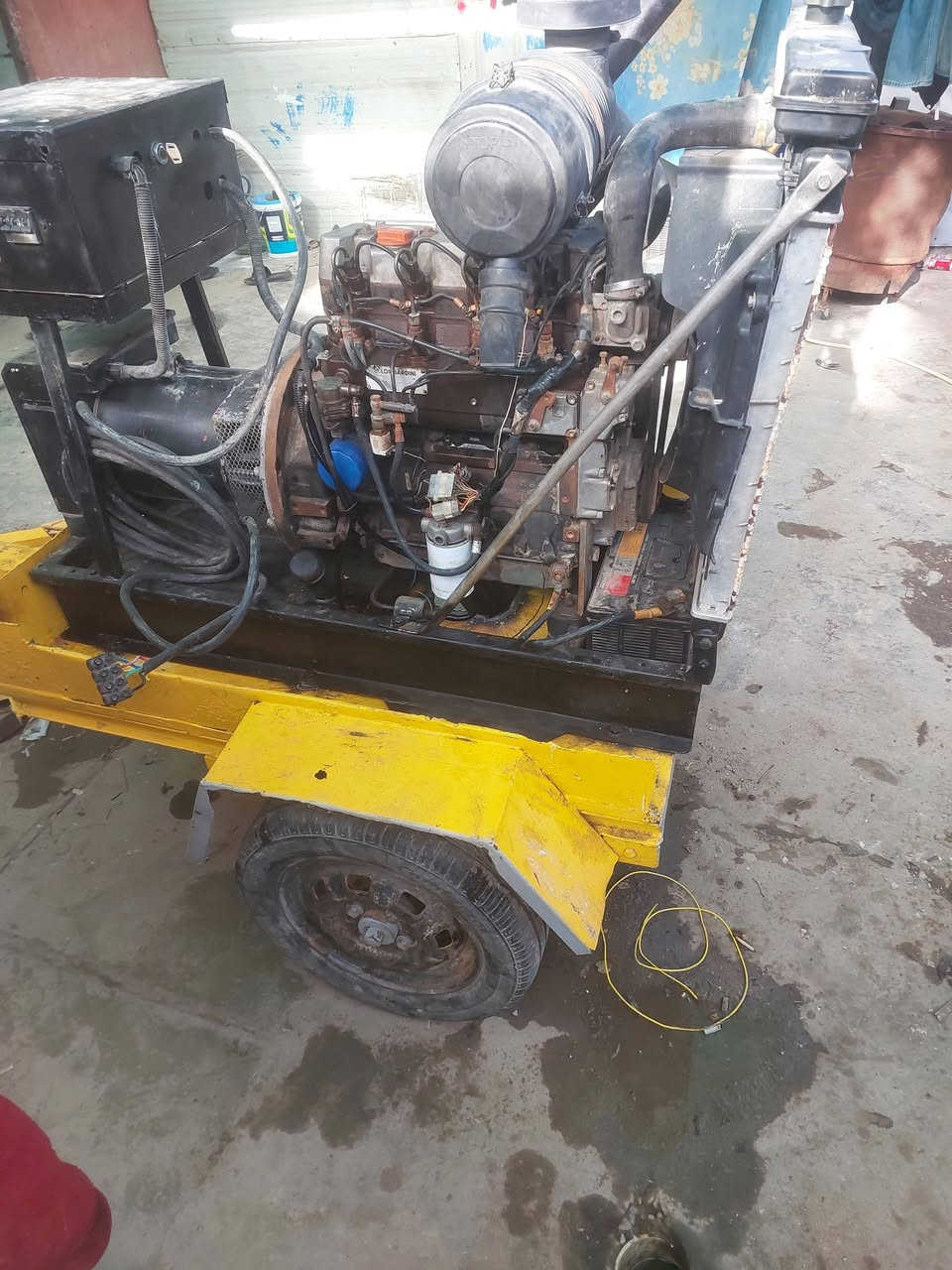 السلام عليكم مولده كابوته اربع بساتم 17 كيفي 60 امبير تريفيز للبيع مكاني بغداد رقم الهاتف*********** راديتر جديد والباتري السعر خاص
