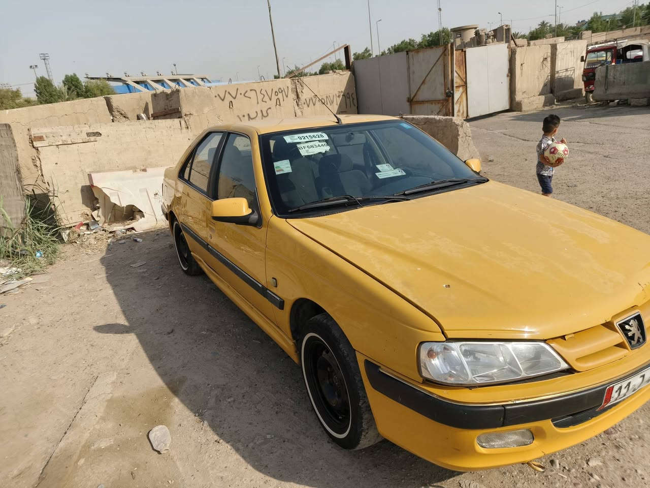 السلام عليكم بارص للبيع ١٥ بيهه خيط تبخير ومشط بي جبنه مكان مدينة الصدر ***********
