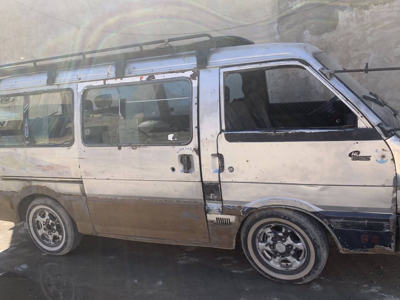 السلام عليكم كيا بستا ٩٤  مكينه وكير واكسن مكفولات قبل شهر  شواصي نظيفه  سنويه ٢/٢٤ تنتهي صاحبه يريد تحويل 
مصفره هيه وغرامه مشتغليه جديد حجل جديد تايرات جدد   
بس صدره تعبانه فقط بقيه مكفوله  مكاني ابو غريب الحصوه سعره (٣٠)  للاستفسار ***********/***********
