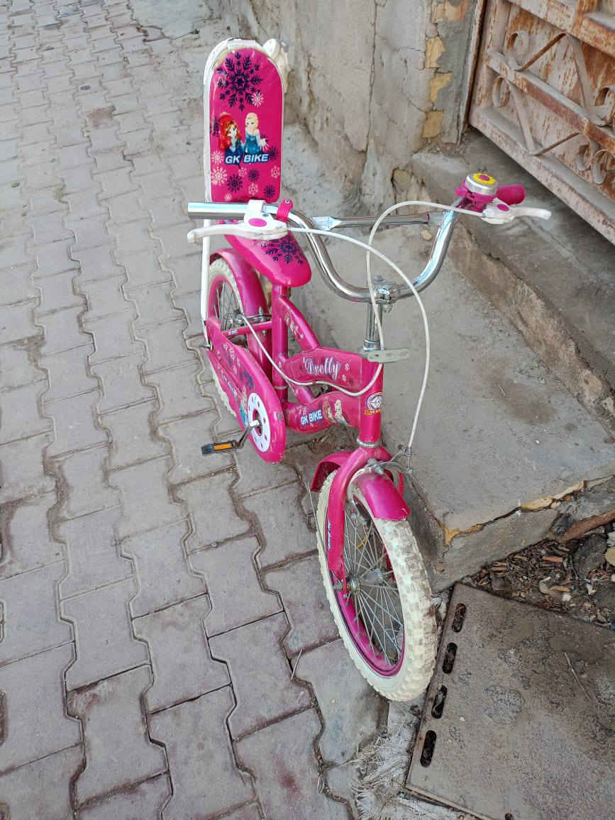 سلام عليكم بايسكم حجم صغير للبيع نضيف و جديد استعمال قليل ما ناقصه  اي شي  مكاني ابو رمانه *********** السعر 35
