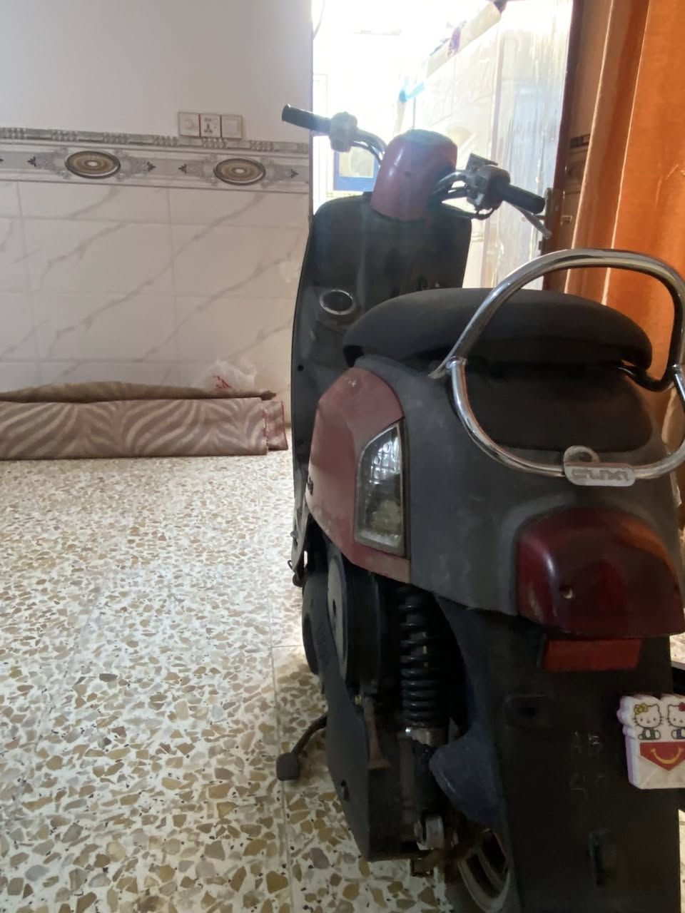 للبيع او مراوس ب ناما.       بوليس ورديه مكفوله عل بلاد برغي ممفتوح منه بيه ويل رياضي دراجه جديده وماستعمله هوايه السعر800وبيه مجال 
اتصال ***********
واتساب ***********
