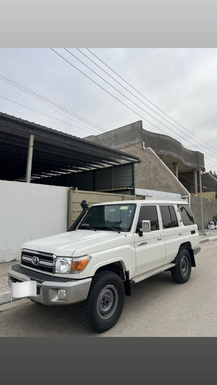 سلام عليكم
لاندكروز 2015 كفاله عامه ماشيه 80 الف 
رقم اربيل
ديزل 
كير عادي 
جام اوتماتيك
مكاني بصره 
رقم التواصل ***********
