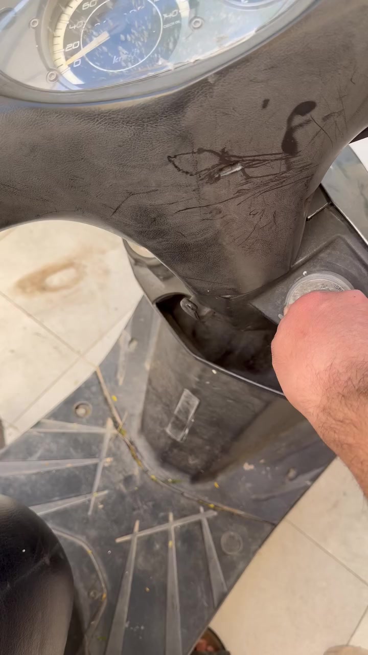 سلام عليكم
دراجة ثعلب للبيع 140
ماخذها رمبة جديدة مكفولة كل نقص ما بيها محرك كلجات كهربائيات كلها مكفولة
دهن امس اويل ومسوي إدامة كاملة الها من بلك فلتر شوتة تنظيف كلجات يعني تأخذها جاهزة 
مكاني بغداد الحرية الاولى  ***********
سعر 750 وبيها مجال 
وكلشي اكو بالسوك والنظافة تحكم 
ماشي عليها بس 1500 كم من نزلتها من الرمبة
