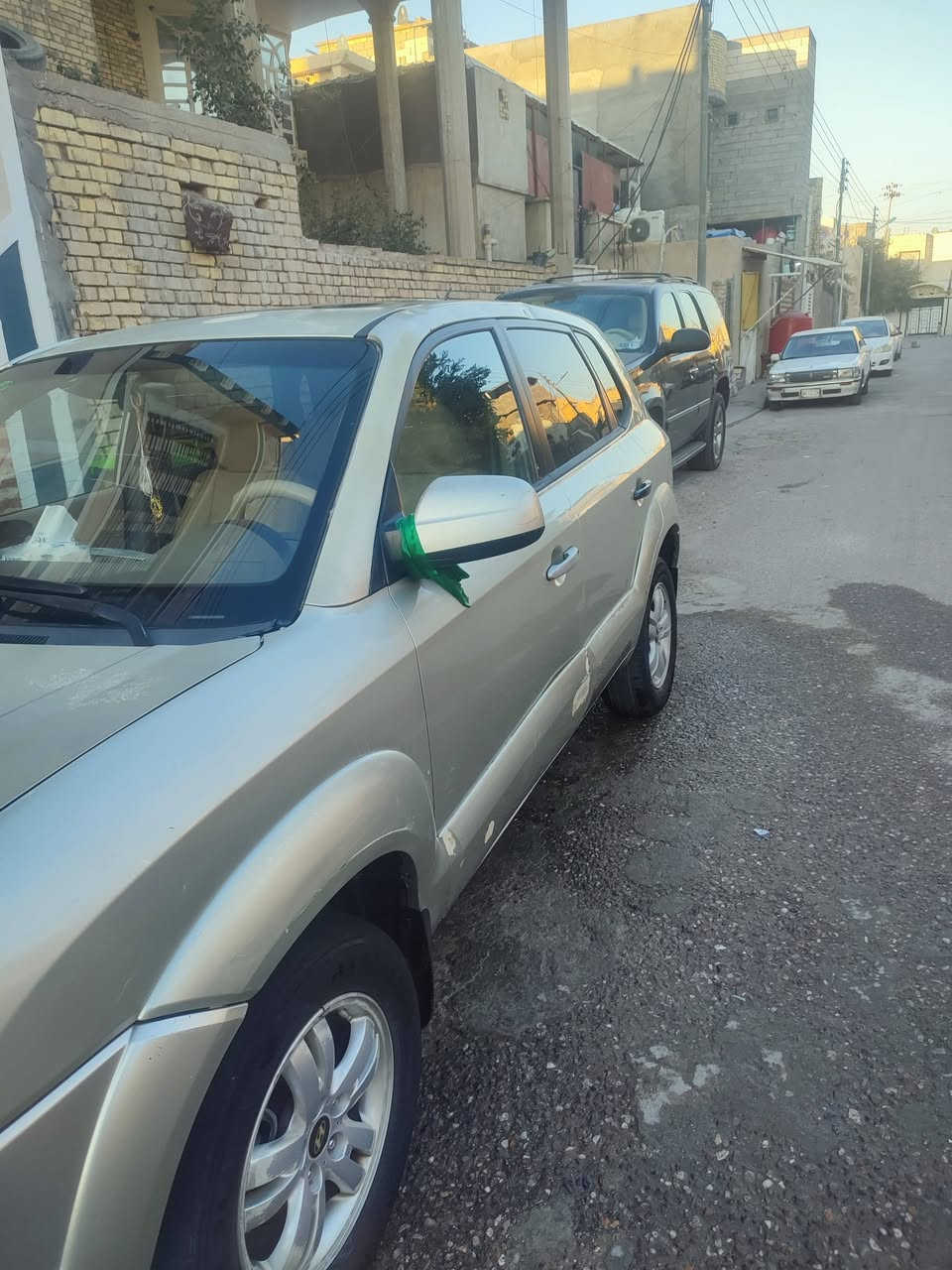 توسان ادوات لبيع بيها كصا واحد سعر ٤٣ وبيها مجال مكينا بانزين بيها ارقام وسنويه طبق لصل وين ماعجبك روح دك حاسبه العنوان بصرا رقم الهاتف ***********
