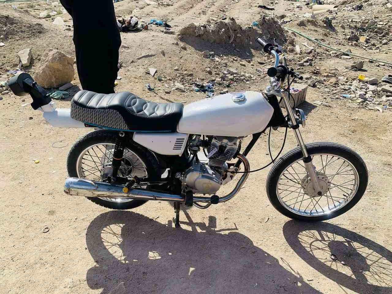 السلام عليكم  اليوم جايبيلكم قطعه حلوه ونضيفه اربعه كير  محرك ارشه ولشاصي نامه الدراجه حيل نضيفه مديل 2020 الدراجه كما موضع كدامكم  حربيه أوراق مكاني   م   مكاني النجف الدراجه حيل نضيفه رقمي الخاص ***********  حيل مستعجل 700 وبيها مجال حك الجيه خادمكم حمودي الحربي
